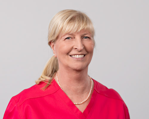 Hier sehen Sie unsere Praxismanagerin Bettina Schmidt!
